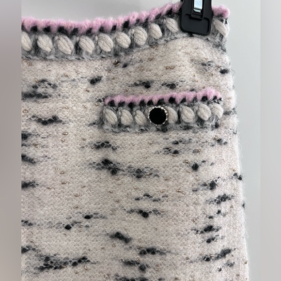 Authentic CHANEL Skirt - Picture 4 of 7